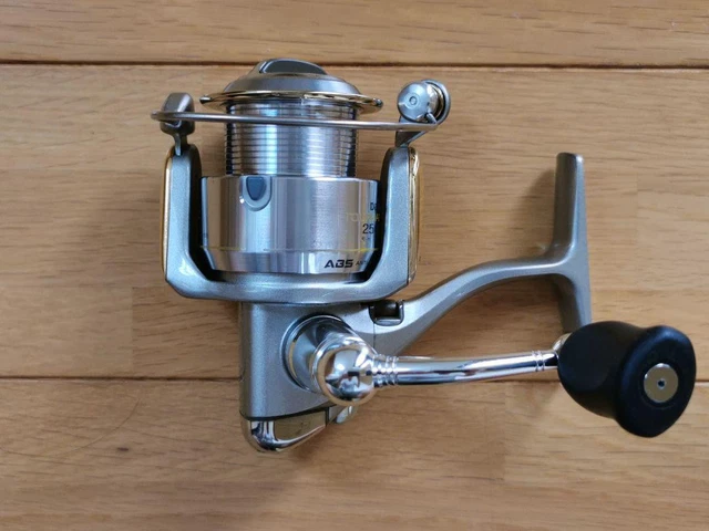 リール Daiwa tournament x 2500lba Daiwa Tournament Z 2500LBA Spinning Fishing Reel Bass Game
