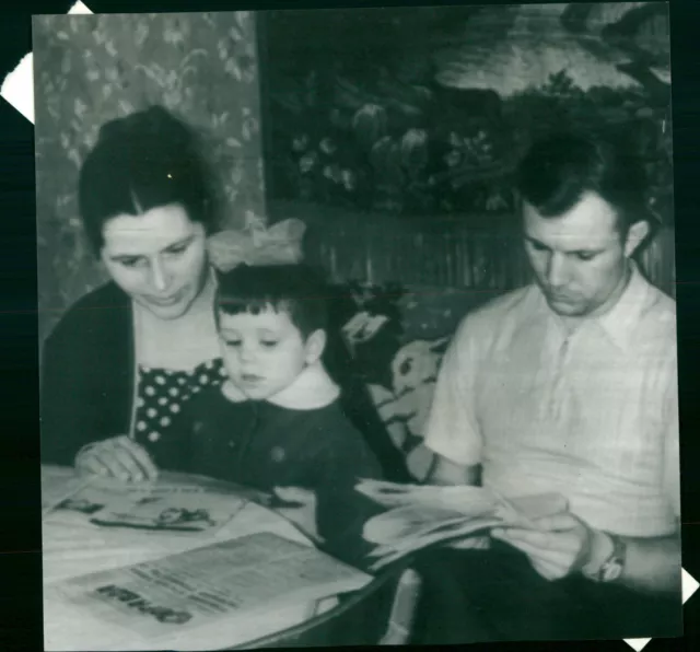 Yuri Gagarin and his Family - Vintage Photograph 2864289