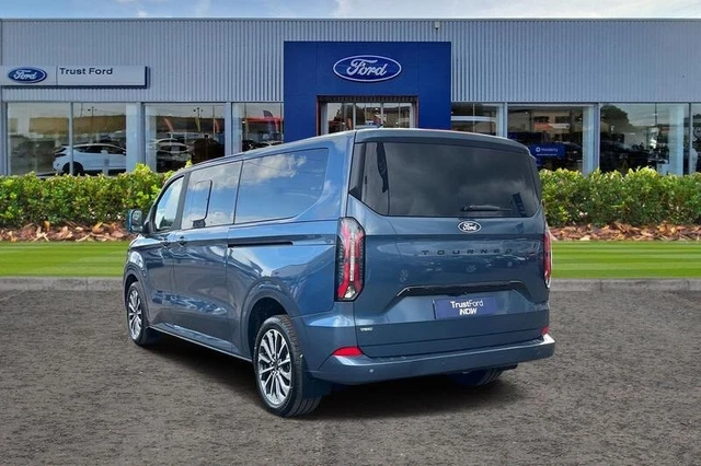 FORD TOURNEO CUSTOM 340 L1 Pet 2.5 PHEV 232ps H1 Titanium X 8 seater