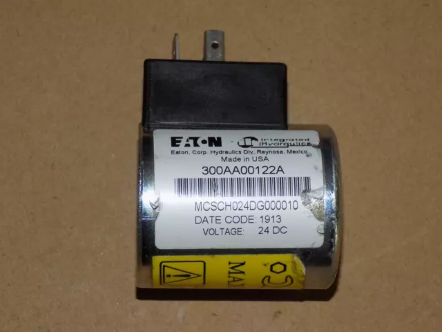 Eaton Vickers 300AA00122A MCSCH024DG000010 Solenoid Valve Coil 24VDC