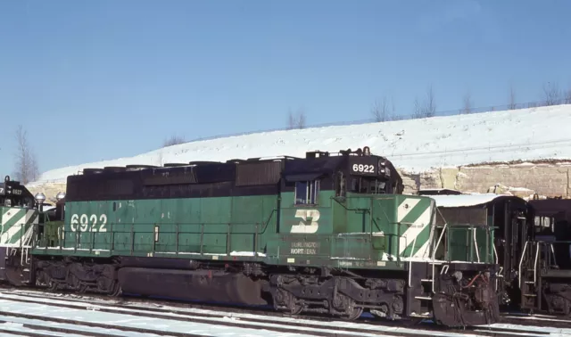 T: Original Slide BN Burlington Northern SD40-2 #6922 - Minneapolis MN 1981