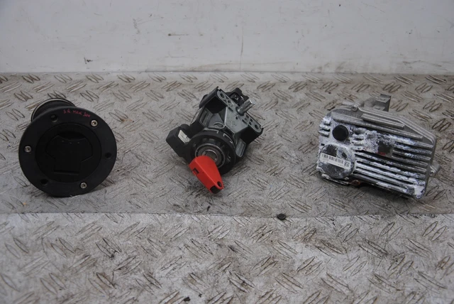 74302 Kit Chiave Aprilia SR Max 300 / Beverly / Vespa  dal 2011 al 2014 COD CM08