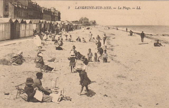 Langrune-sur-Mer - La Plage à Marée basse - Old postcard and Now and Th picture - #5331212 - Geanet