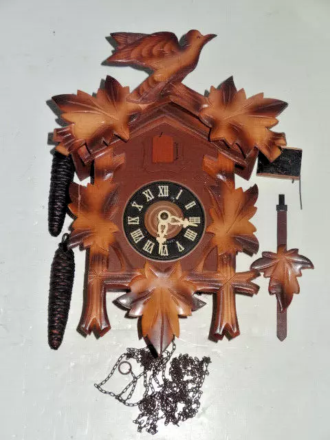 Vintage Antique Cuckoo Clock Co. Black Forest 1-Day Cuckoo Clock for Repair