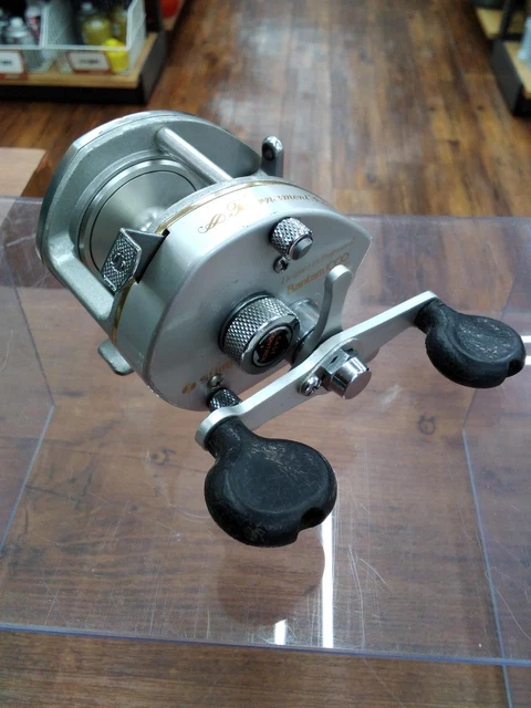 SHIMANO BANTAM 1000 SG Baitcasting Reel Fishing Gear Used