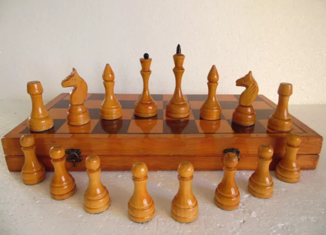 The Capablanca Chess Burmese Rosewood Edition - Reykjavik II Series Chess  Set, Board and Box Combination