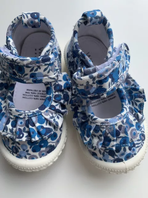 Walnut Melbourne Mary Janes - Size 22 EU / 5 AU Brand New Unworn - Blue floral