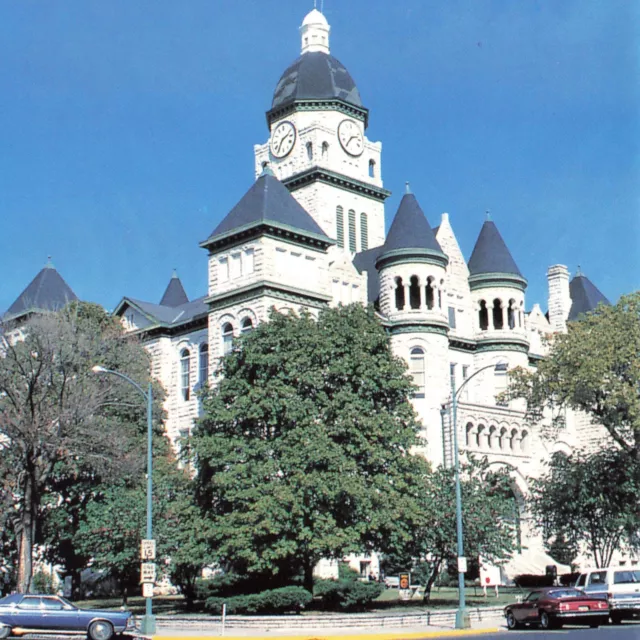 Postcard MO Carthage Courthouse Autos Clock Tower Trees Street View Missouri