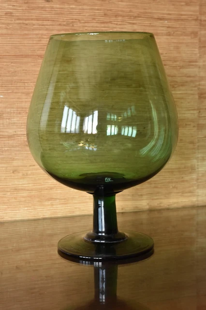 Abbott Collection Calice Da Vino In Vetro Verde Smeraldo | Capacità 340g, Altezza 16,5 Cm | Elegante Bicchiere Con Stelo Lavabile In Lavastoviglie