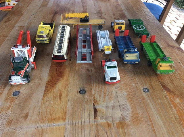 Lot 17 Voitures Camions 100 % Matchbox
