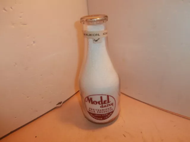 Model Dairy quart milk bottle, Waukon, Iowa, Pasteurized Milk cottage cheese