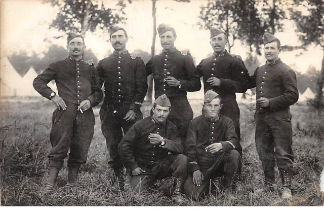 51-71 - n°73162 - CHALONs-SUR-marne - Groupe de Militaires - Carte photo