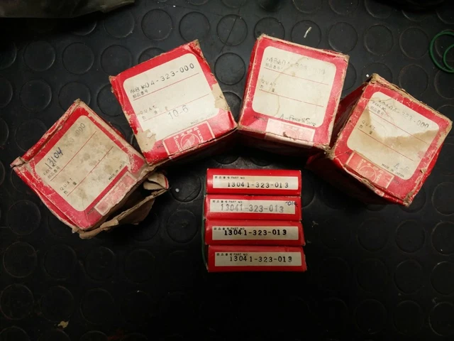 SET PISTONI +075 per honda cb four 500 13104-323-000 13041-323-013 - Main Image