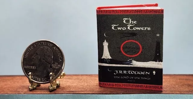 1:6 Scale Miniature Book The Two Towers Illustrated J.r.r. Tolkien Modified