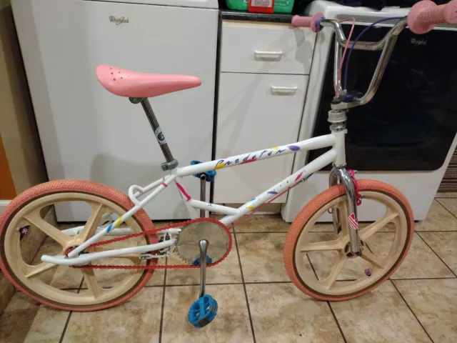 SCHWINN PREDATOR FREEFORM Ex 1987 clean pink freestyle BMX bike