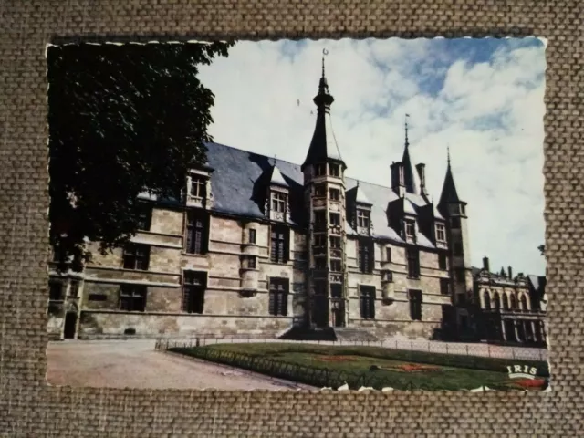 Cpsm Cpm Nevers Palais Ducal Et Le Théâtre