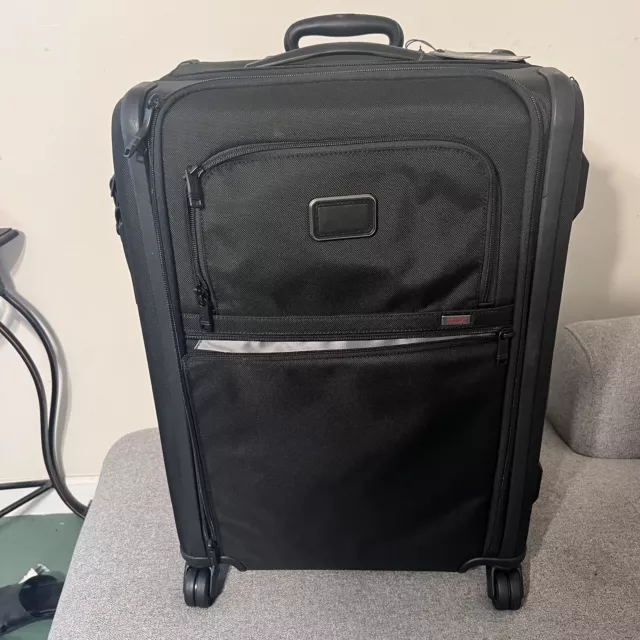 TUMI Alpha 3 Black Short Trip Expandable 4 Wheeled