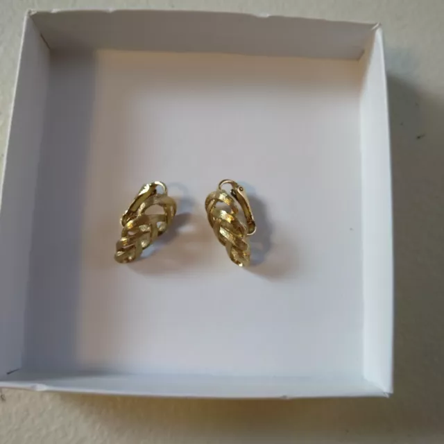 Avon Spunweave Braided Woven Gold Tone Signed Clip On Earrings VINTAGE