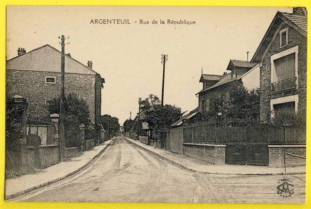 cpa 95 - SILVEREUIL (Val d'Oise) Rue de la REPUBLIQUE à la Rue KLEBER