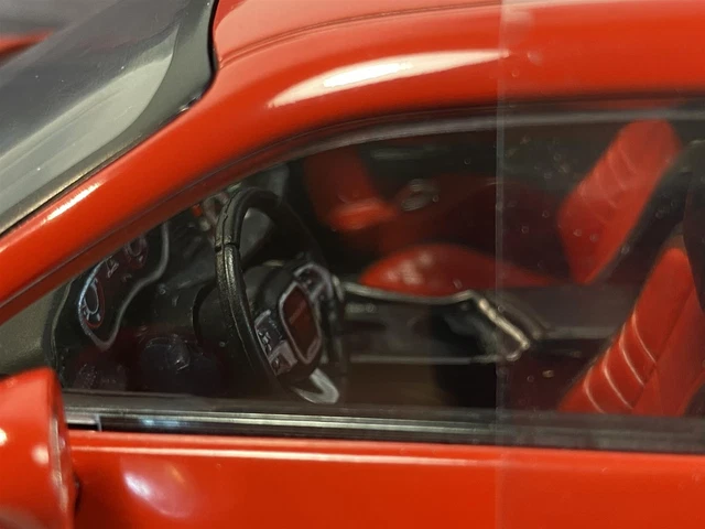 Dodge Challenger R/T Widebody Rouge 1:18 Echelle Solido 1805702 6