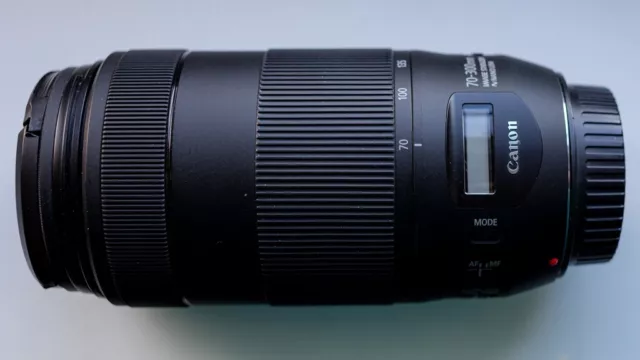 Canon EF 70-300 mm f/4-5.6 IS II Nano USM Lens + Lens Hood ** All BOXED **
