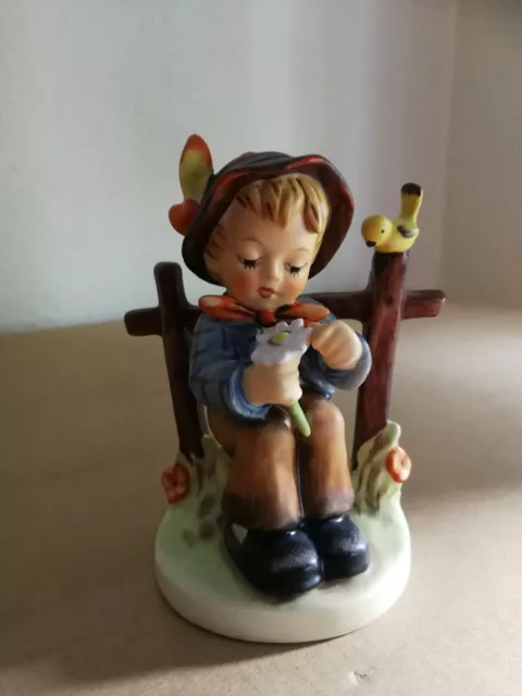 Hummel Göbel Figur Junge Liebt Mich  Liebt Mich Nicht 174  56