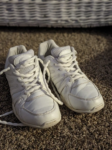 Chasse cheer sales shoes proflex