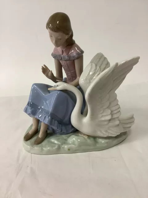 Nao Girl with Swan 1008 Figurine. Large Porcelain Figure. Vintage 1985 #D