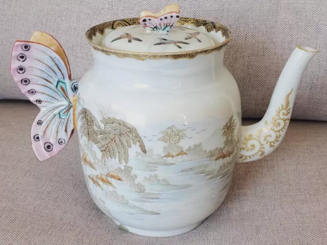 KUTANI Japanese Signed ANTIQUE MEIJI POT BUTTERFLY HANDLE TEAPOT NIPPON PAINTED