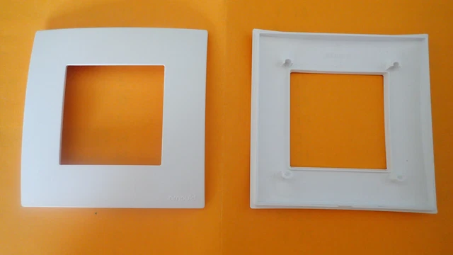 Plaque à Clips Triple Arnould Versailles 6630003 – Couleur Ivoire, Pour Fixation Murale – Neuf Sous Emballage