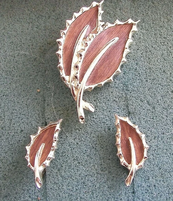 "WOODED BEAUTY" Set Pin & Clip Earrings - Sarah Coventry Jewelry - Vintage
