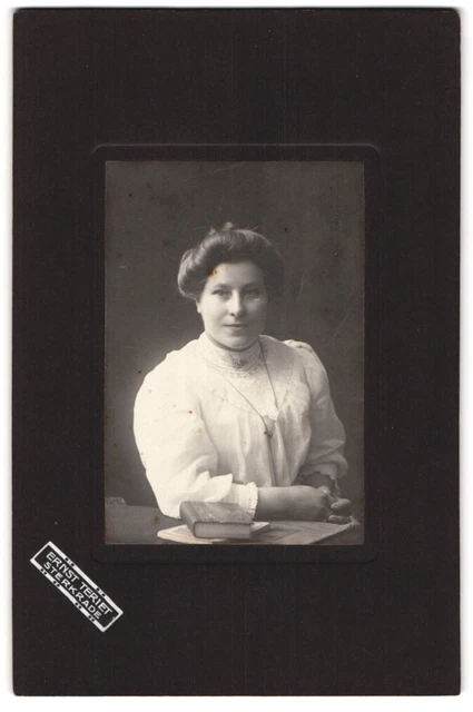 Fotografie Ernst Teriet, Sterkrade, Junge Dame mit Hochsteckfrisur