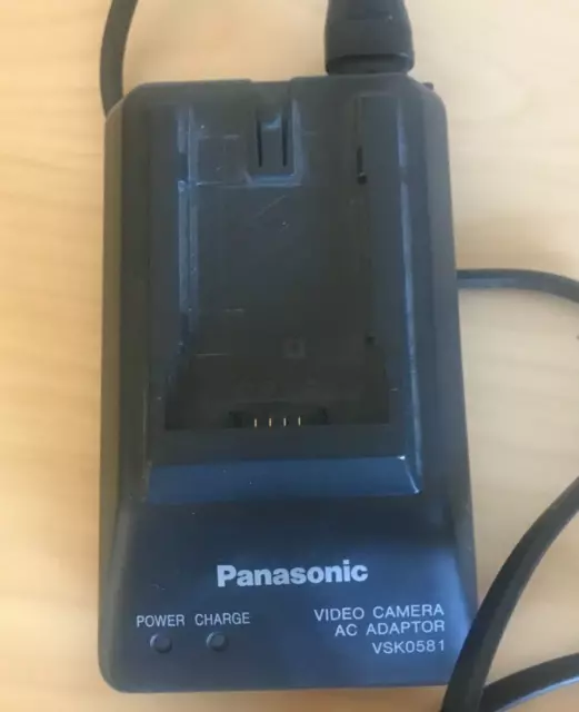 Adaptador/cargador de CA para cámara de video Panasonic VSK0581