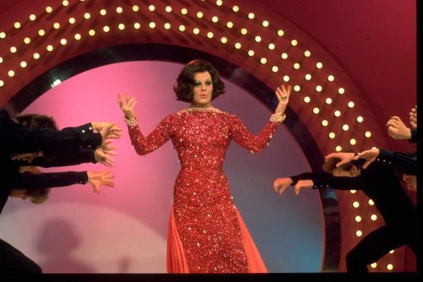Drag queen and entertainer Danny La Rue circa 1974 TV OLD PHOTO 3
