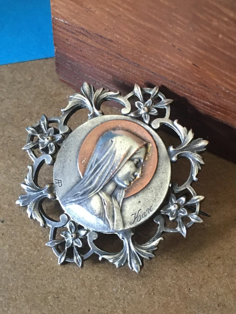 Broche Ancienne Notre Dame De La Garde - Vierge à L'enfant - Métal Argenté - Occasion Portée