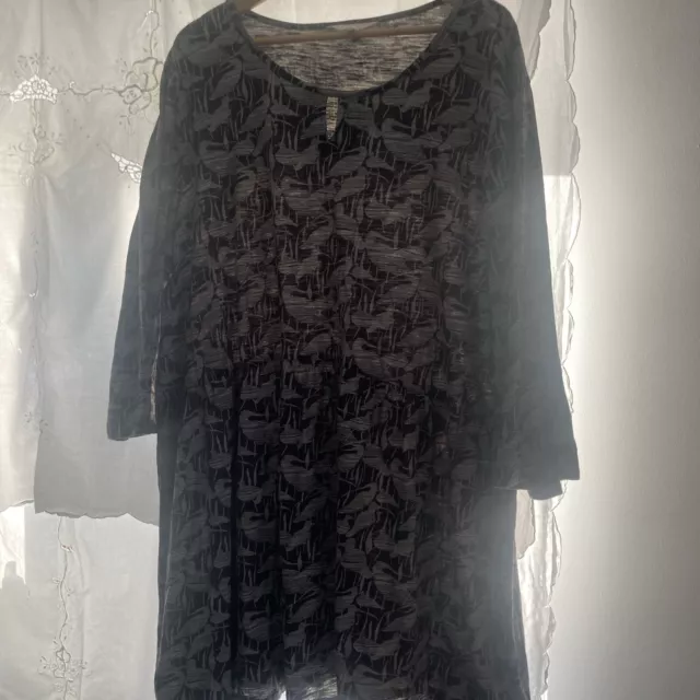 Seasalt tunic top size 22, light/dark grey. Good Worn Condition. Flared fit .