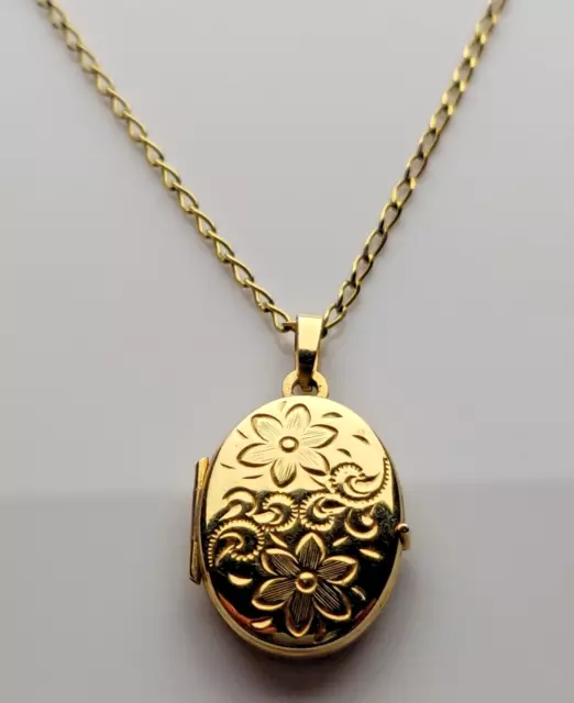 9ct Yellow Gold Locket Necklace Photo Locket and Chain Length 25cm Long