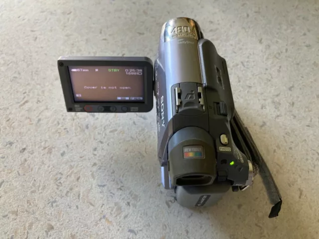 Sony DCR-HC42E PAL - Digital Video Camera Recorder - Silver