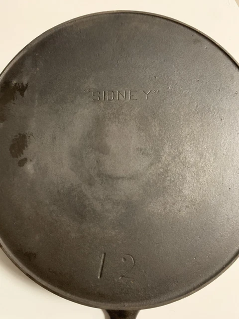 Wagner “Sidney” Vintage 12inch Cast Iron Skillet.  Circa 1897-1903