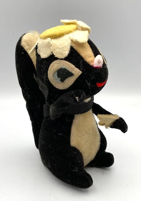 VINTAGE DAKIN DREAM Pets Yellow Hat Flower Velvet Velour Skunk Stuffed