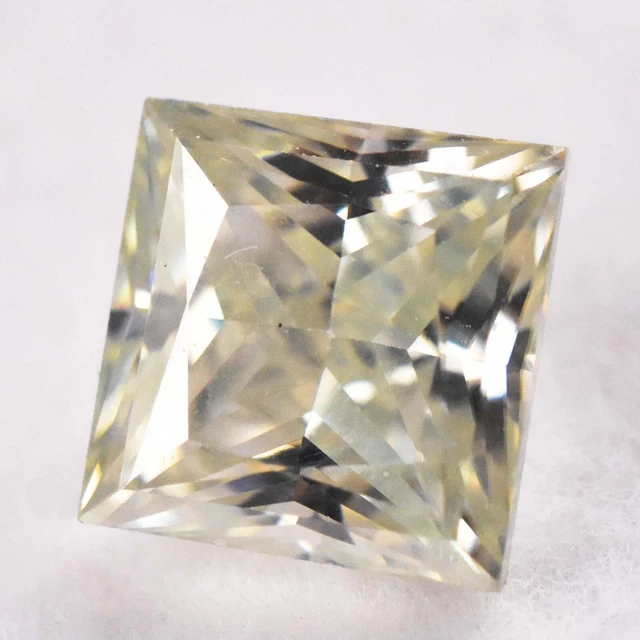 Saphir Jaune De Ceylan Naturel Carré 8x8 Mm - 4.20 Carats, Traitement Chauffé, Qualité Impeccable