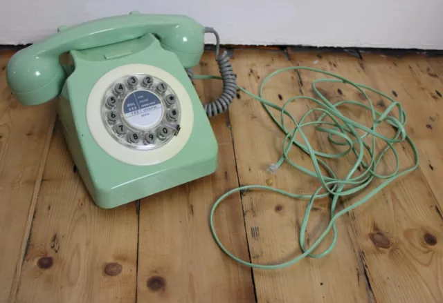 Vintage Style Retro Wild & Wolf Dial Up Telephone