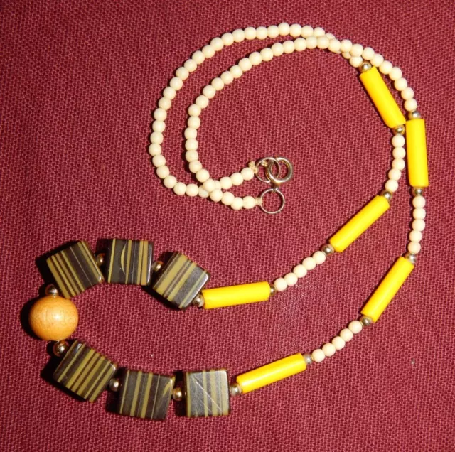 VINTAGE ART DECO BROWN STRIPED LUCITE / EARLY PLASTIC NECKLACE ~ 1930's