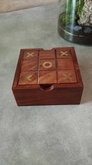 COFFRET EN Bois Contenant Un Jeu Du Morpion Et Du Solitaire EUR 24,90 - FR