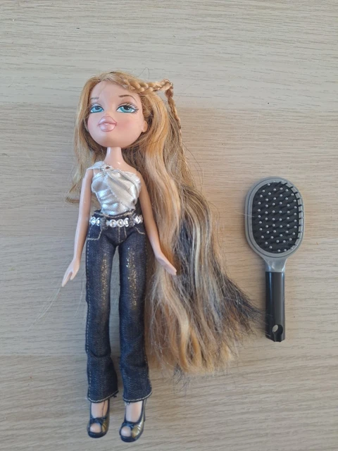 Poupée Bratz Indienne Vintage Avec 5 Tenues - Comme Neuve - Rare Pour Collection