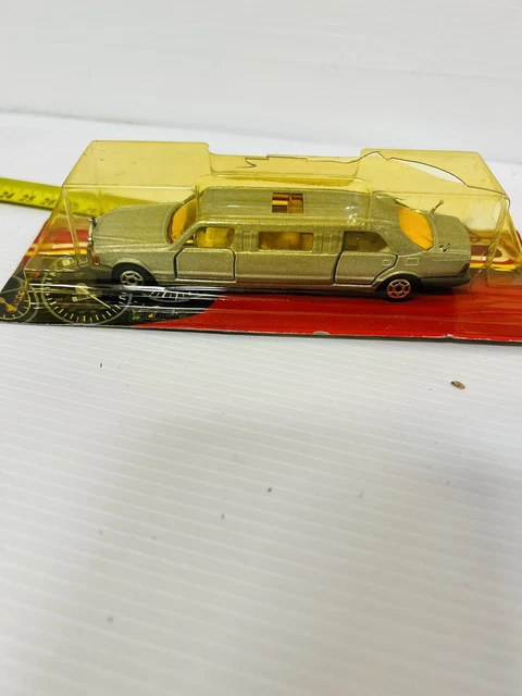 MAJORETTE Limousine Lincoln Beige Et Noire 1/32 n°3045 Bon État