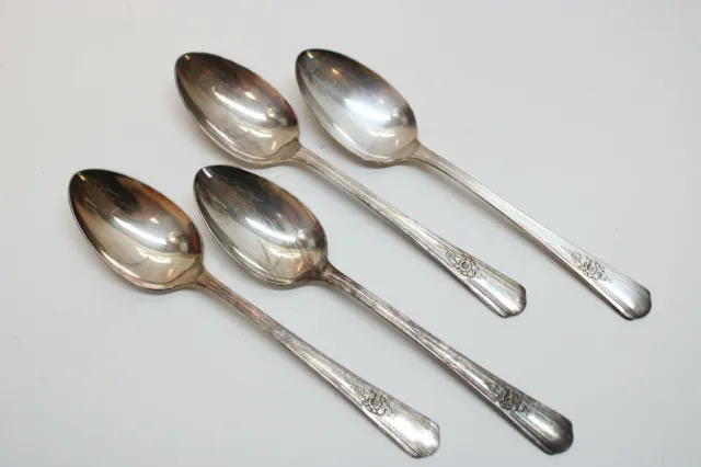4 Vintage Wm Rogers 1940 Desire Pattern Silverplate Place/Oval Soup Spoons