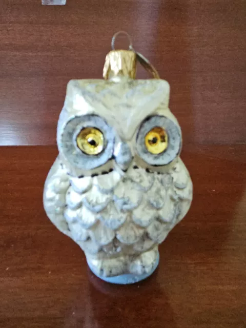 Snowy Owl blown glass Christmas ornament. Gold eyes.  Very good condition