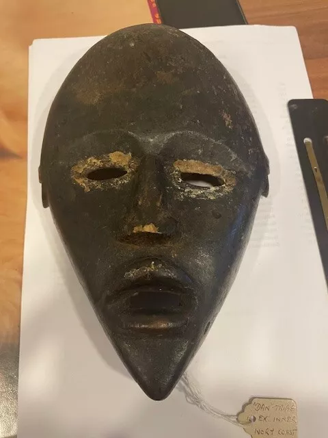 Alte afrikanische Maske aus Haushaltsauflösung, 22 cm lang, 15 cm breit