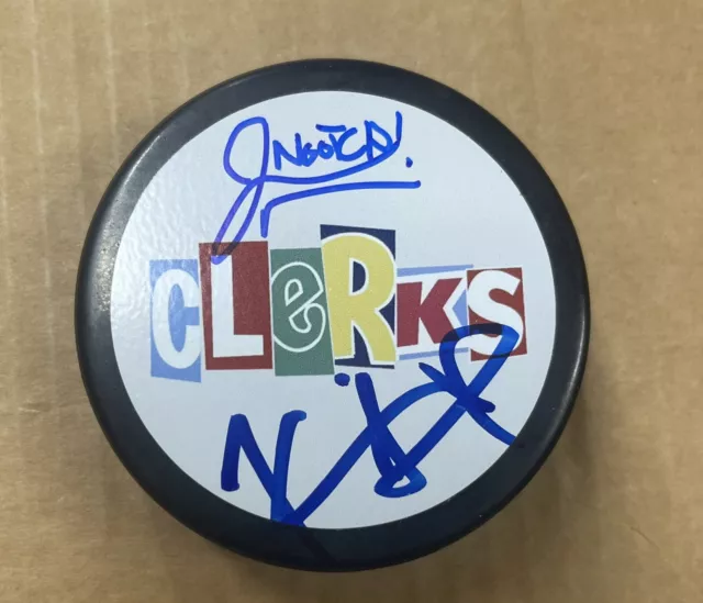 Kevin Smith/Jason Mewes Signed  Hockey Puck Jay & Silent Bob Clerks Beckett D2